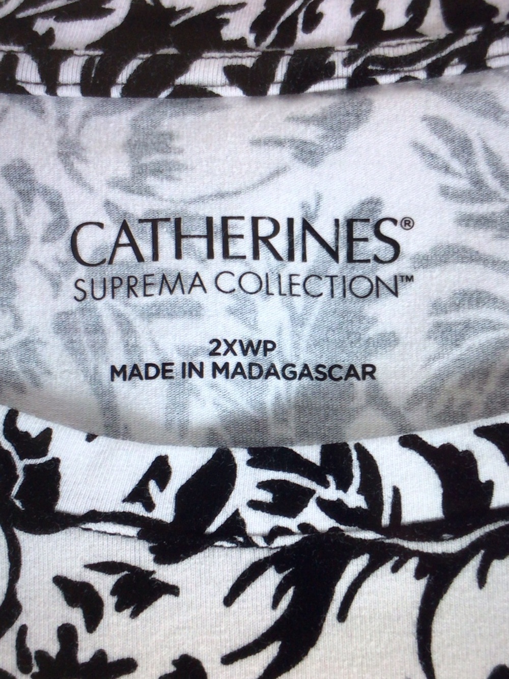 Catherines Black & White Floral Scoop Neck Short Sleeve Tee - Picture 4 of 8